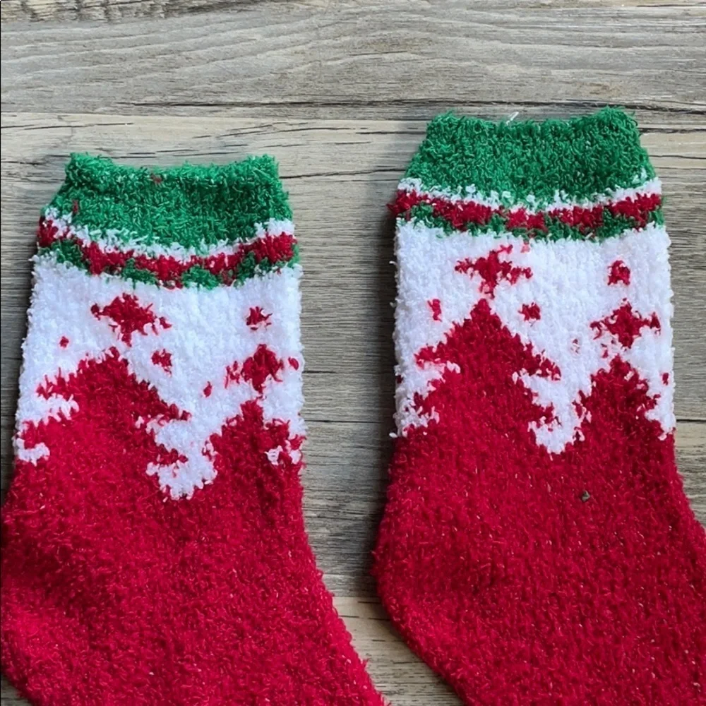 NWOT Women's Two Pairs of Fuzzy Socks Christmas Trees And Snowflakes